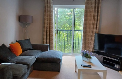 Dunstable Apartment | WHITE DOOR MALT-Huku Kwetu (Dunstable)