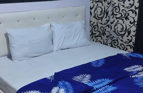 Ojokoro Hotel | White Emirates Hotel and Apartment