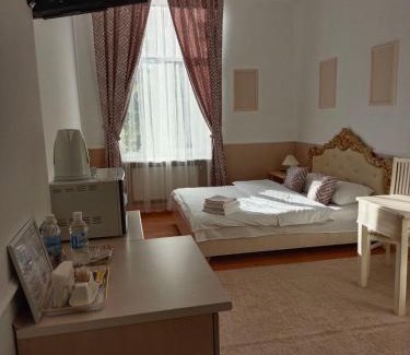 Petrovskoye Apartment | White Garden