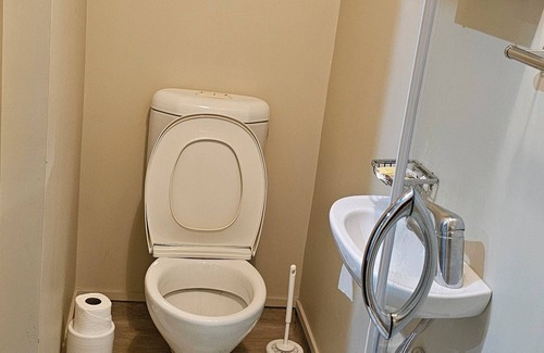 Longburn Hotel | White Horse Inn Restaurant & Motel
