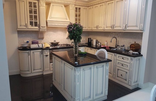 Kentron House | White House - a blend of luxury and comfort/Located 1.6 km from Republic Square