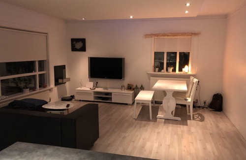 Hafnarfjordur House | White house in Hafnafjörður