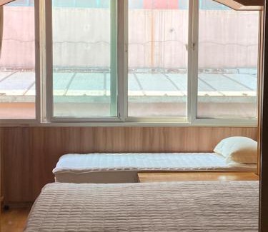 Wujiaochang Apartment | White House in Shanghai close to the PuD'ong and Hong Qiao airport
