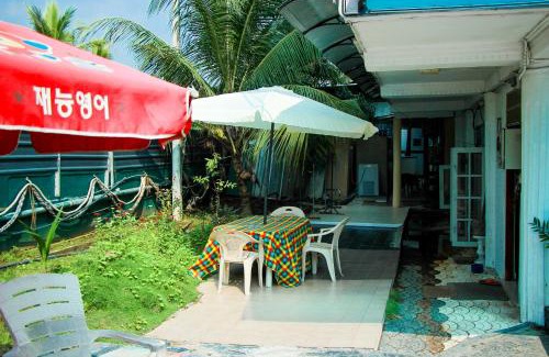 Hendala House | White House