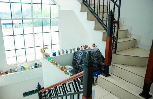Hendala House | White House