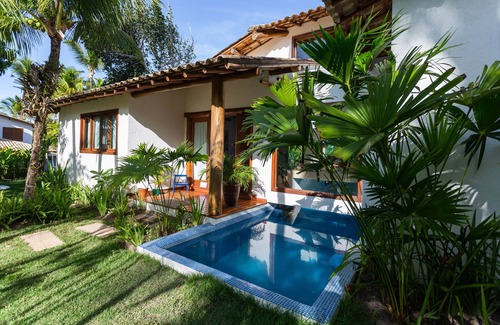 Historic Center House | White House-Stunning view of the Ocean, downtown, in gated community.