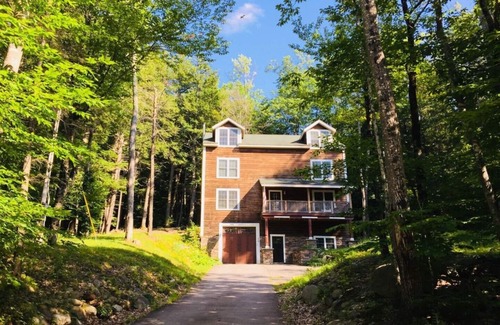Thornton House | White Mountains sleeps 11 PET FRIENDLY with indoor/outdoor pools, hiking/biking