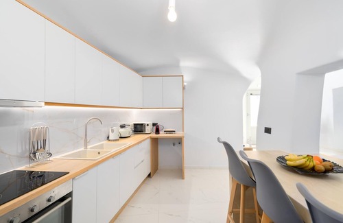 Karterados Villa | White occhio villa Santorini