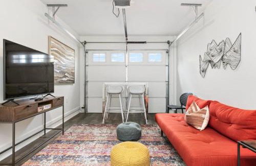 Asheville House | White Pine Red Bud Buyout by AvantStay 2 Home Buyout Sleeps 16