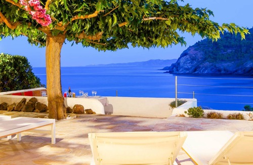 Colera Villa | White Rock Villa with breathtaking views and pool