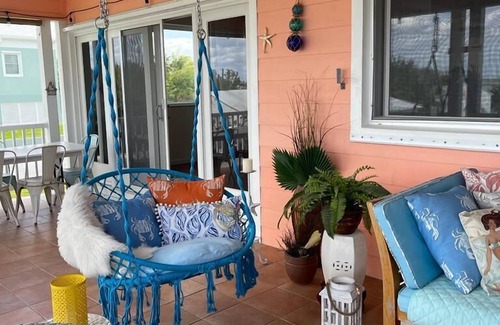 Spanish Wells House | White Sand Beach just steps away! Fabulous Oceanview Porch!