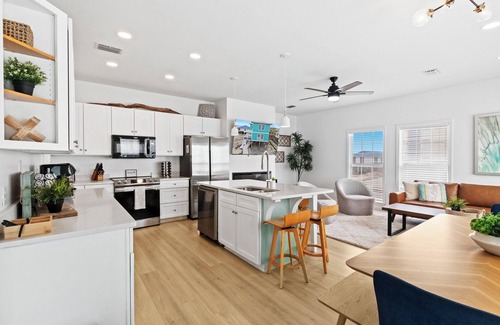 Saint Elmo House | White Sand Beachfront Paradise