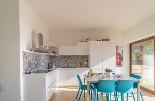 Portisco Apartment | White Sea House - Spacious apartment with sea view
