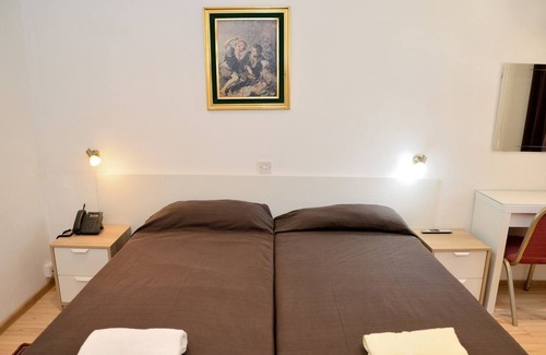 Naxxar House | White Star