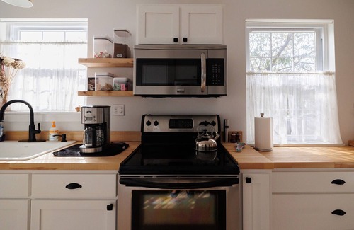 White Sulphur Springs House | White Sulphur Springs Downtown Home