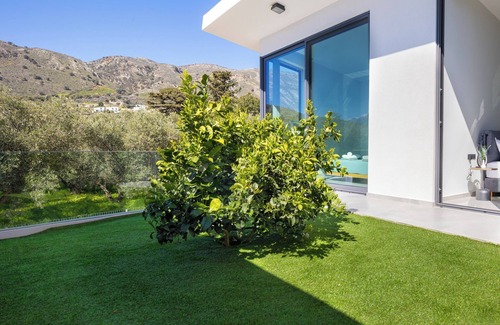 Megala Chorafia Villa | White View Villa by Alex – Your Dream Holiday in the Heart of Crete