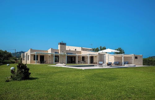 Alonia Villa | White Villa 53, secluded Villa with private pool
