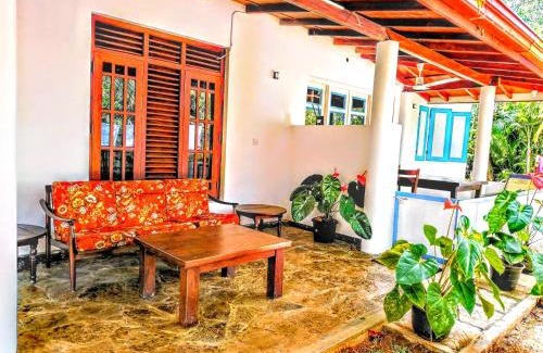 Tangalle House | White Villa - Homestay