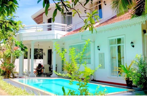 Daluwakotuwa Apartment | White Villa