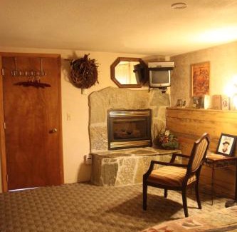 Fenn House | Whitebird Summit 5- room Lodge