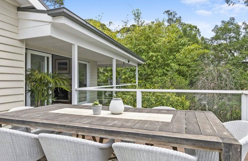 Lorne House | Whitecaps - Envious location, beautiful styling and plenty of space for all