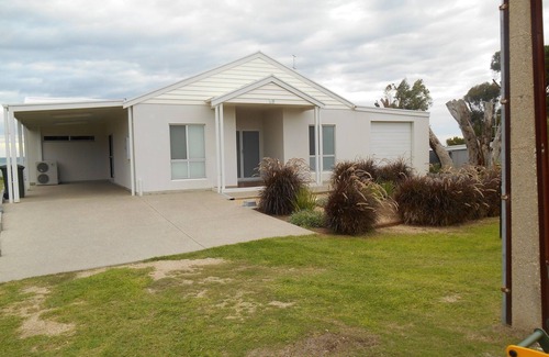 Para Wurlie House | Whitehaven ~ Absolute Beachfront!