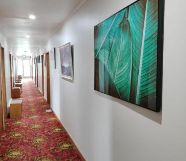Longburn Hotel | Whitehorse Inn