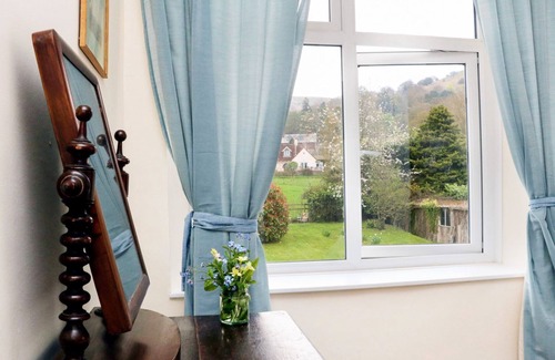 Bicknoller Cottage | WHITES MEADOW, pet friendly, character holiday cottage in Bicknoller