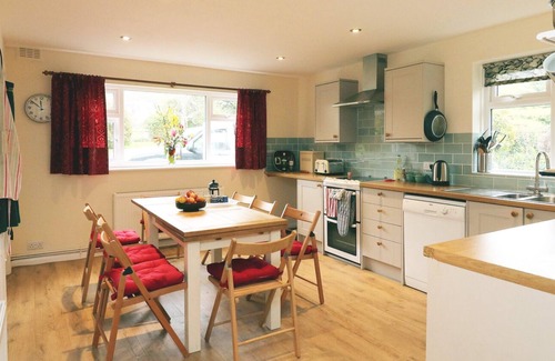 Bicknoller Cottage | WHITES MEADOW, pet friendly, character holiday cottage in Bicknoller