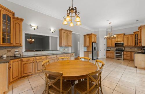 Troutman House | Whitetail Cove by AvantStay Lakefront w Pool Private Dock Sleeps 20