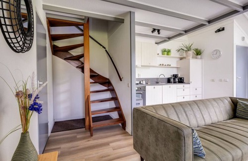Zwiggelte House | Whitethroat I Calm Holiday Home with Convenient Outside Area