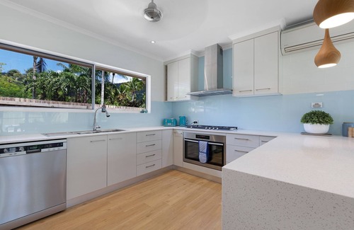Jubilee Pocket House | Whitsunday Palms Holiday House in Airlie Beach