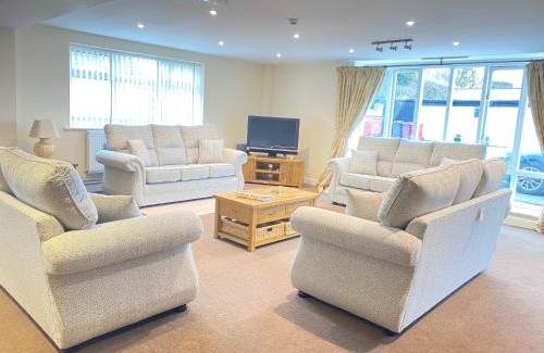 Hardstoft House | Whittonlodge sleeps26 Hottub pool table