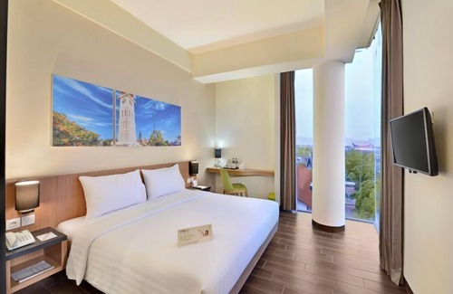 Padang Hotel | Whiz Prime Hotel Khatib Sulaiman Padang