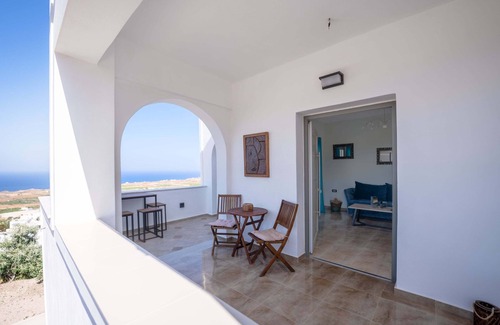 Vourvoulos Apartment | Whole appartment with 3 bedrooms in Vourvoulos-10mins away from Fira by driving!
