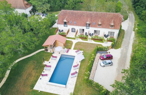 Saint Sozy Apartment | Whole barn sleeps 14