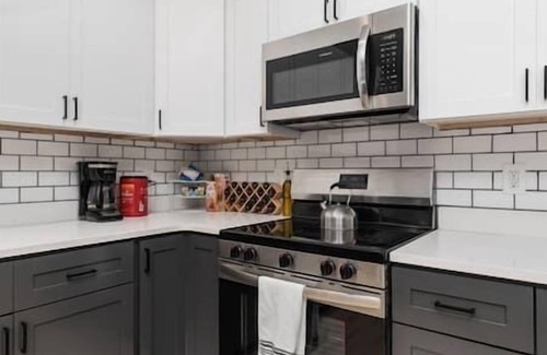 Wilmington Historic District House | Whole duplex right downtown!