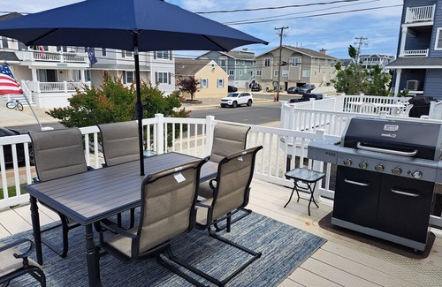 Avalon House | Whole home in Avalon, close to everything!