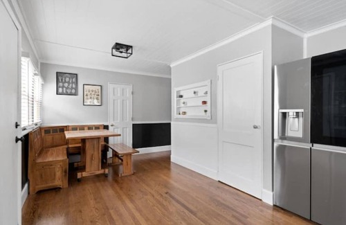Bay View House | Whole House in Bay View + Fenced-in Yard + Parking