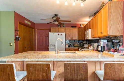 Tobyhanna House | Wholesome Lakefront Home! - Close to Kalahari-Camelback Sleeps 12
