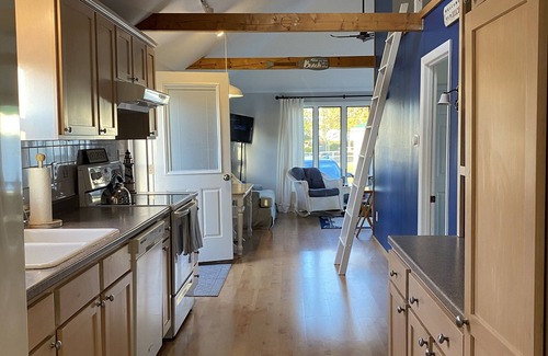 Biddeford Pool House | Why rent a Hotel when you can have a whole House!