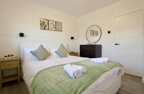 Wickford House | Wickford Escape: 3BD Stay near Southend