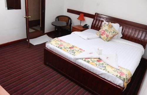 Kikuyu Hotel | Wida Highway Motel