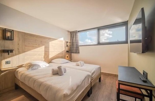 La Rosiere Apartment | Wifi, 100m from ski slopes, 4th floor, view village, swimming pool, sauna, hammam, tv, ski locker