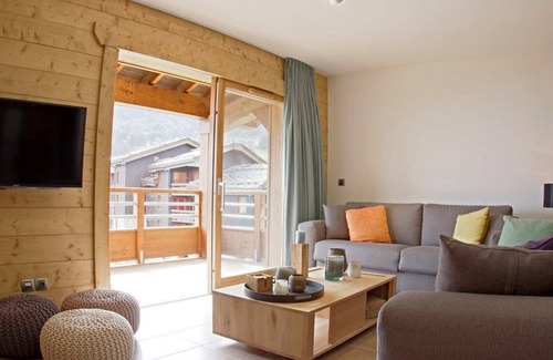Les Avanchers-Valmorel Apartment | Wifi, 180m from ski slopes, 3rd floor, view mountain, balcony, parking, tv, ski locker, 79m²