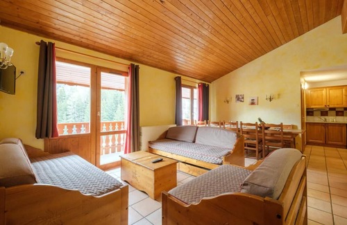 Lanslevillard Apartment | Wifi, 200m from ski slopes, fitness, sauna, balcony, parking, tv, ski locker, 98m², Val Cenis