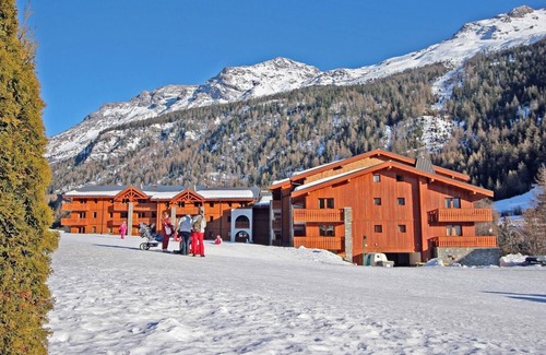 Lanslevillard Apartment | Wifi, 200m from ski slopes, fitness, sauna, balcony, parking, tv, ski locker, 98m², Val Cenis