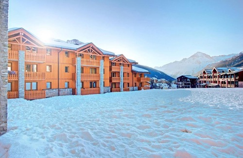 Lanslevillard Apartment | Wifi, 200m from ski slopes, fitness, sauna, balcony, parking, tv, ski locker, 98m², Val Cenis