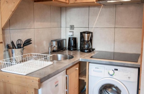 Valfrejus Apartment | Wifi, 20m from resort center, 5th floor, view mountain, tv, ski locker, 20m², Valfréjus