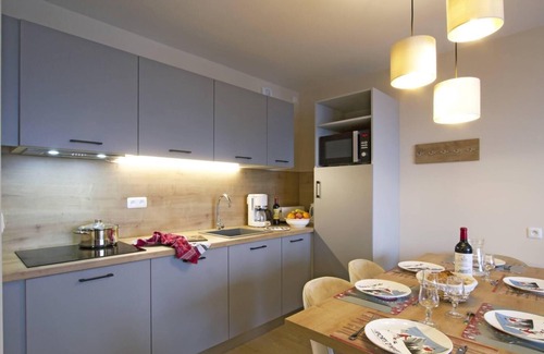 Eclose-Est Apartment | Wifi, 50m from ski slopes, fitness, sauna, hammam, balcony, tv, ski locker, 31m², Alpe d'Huez